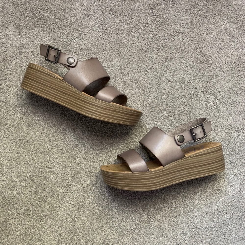 Women’s platform sandals